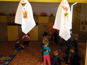 Halloweenský čarodějný den s karnevalem